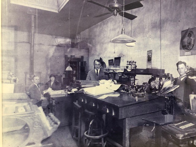 BankEmployees1900.jpg